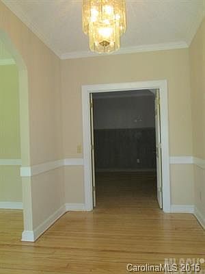 3rd image of 1000 Bramblewood Ct NE