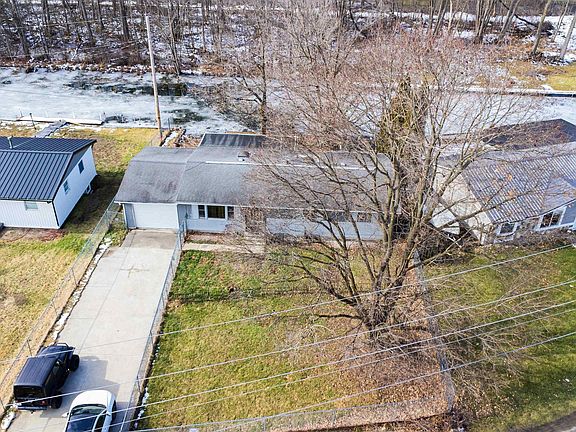 3rd image of 11427 NE Wawasee Dr