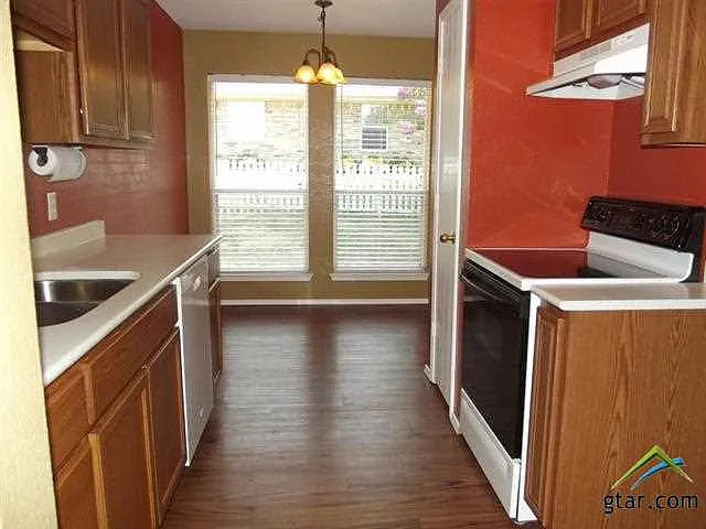 15813 Brittain Ct — Photo 4