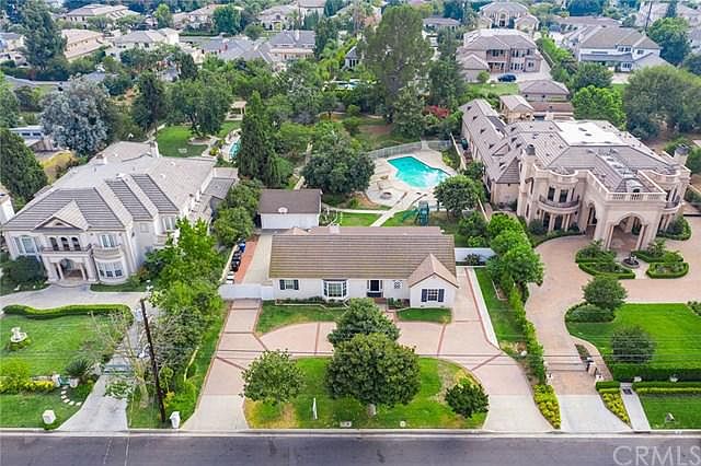 1st image of 308 W Naomi Ave