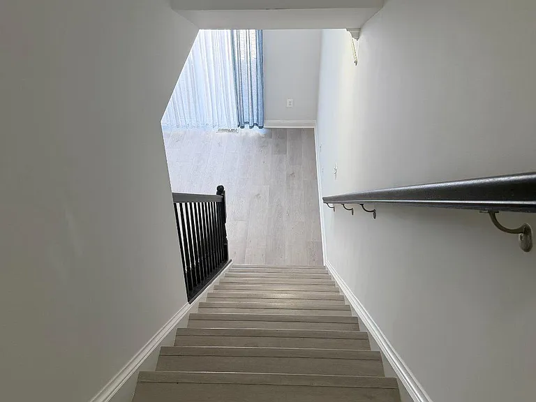 3556 Woodlake Dr #17 — Photo 8
