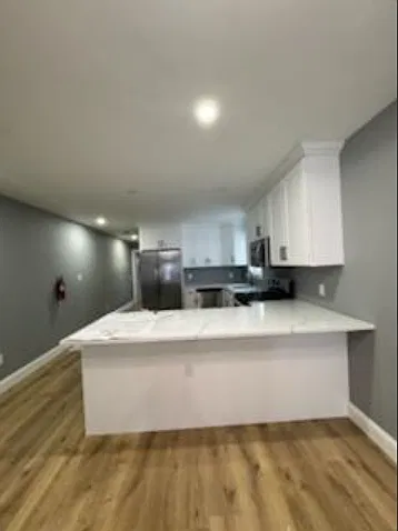 4 bed, 2500 sqft, $4,500 — Photo 3