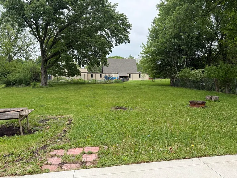 1122 Garfield Ave — Photo 4