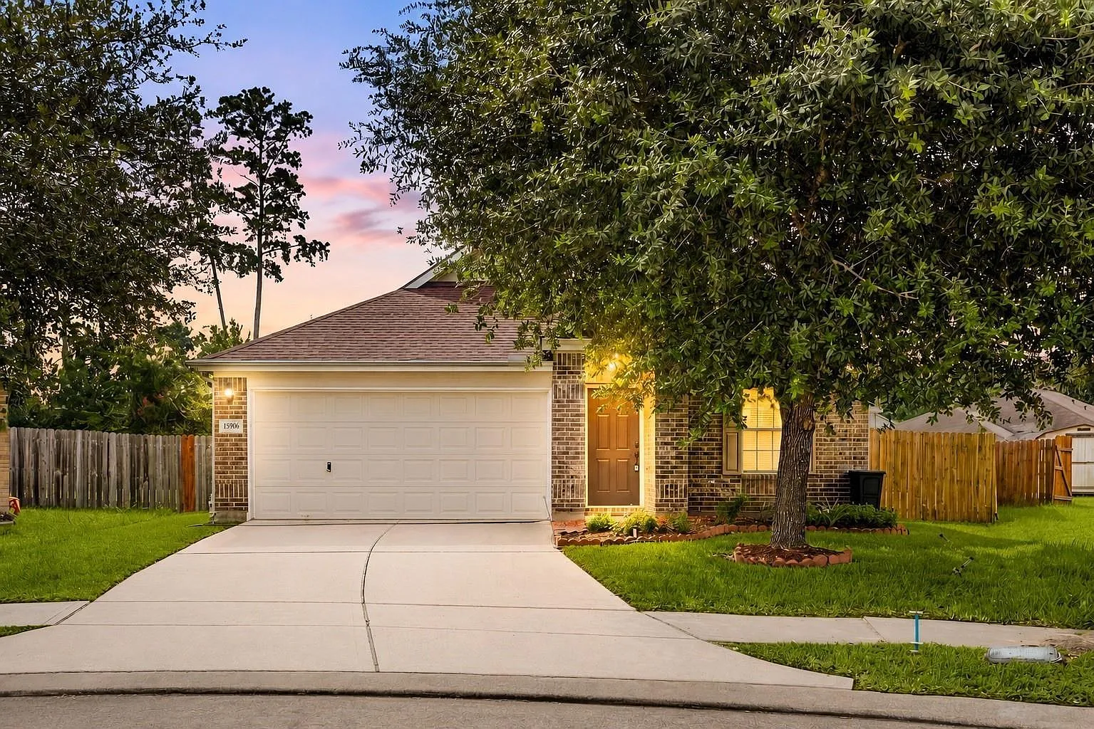 3 bed, 2.0 bath, 1953 sqft, $2,150 — Photo 1