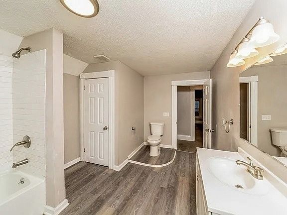 2nd image of 84 Lux St