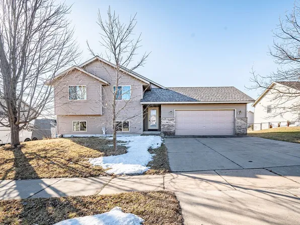 369 W Overlook Drive, Ellsworth, WI 54011