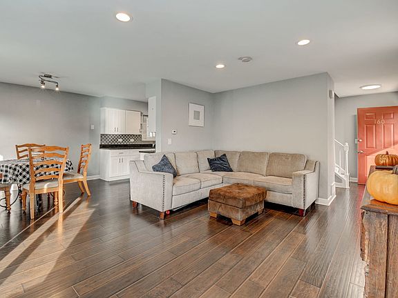 3rd image of 160 Village Creek Dr #11A