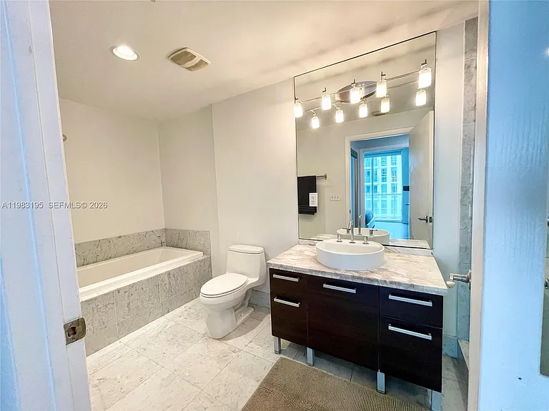 253 NE 2nd St #2506 — Photo 29