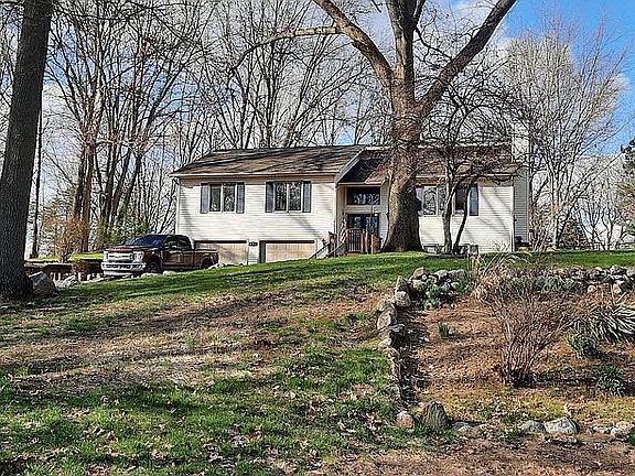 2nd image of 951 Concord Dr