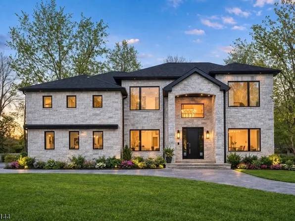 39 Billingsley Dr, Livingston Twp., NJ 07039