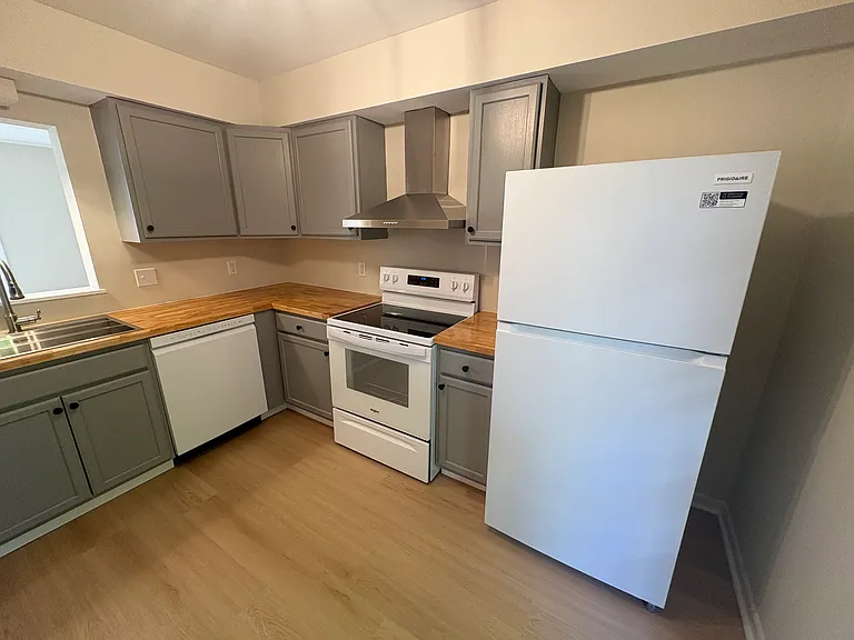 738 Merion Grn — Photo 7