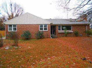 415 Johnson St, Carlinville, IL