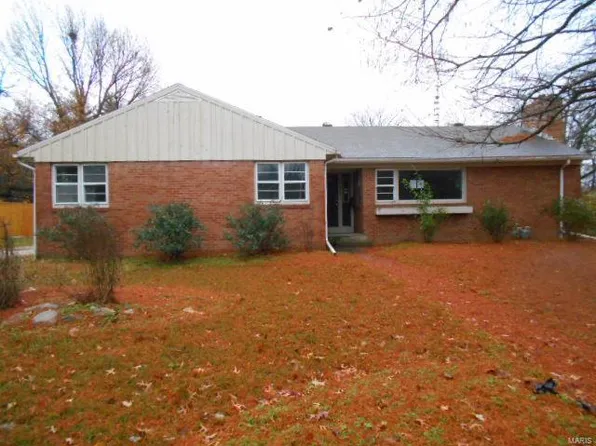 415 Johnson St, Carlinville, IL 62626