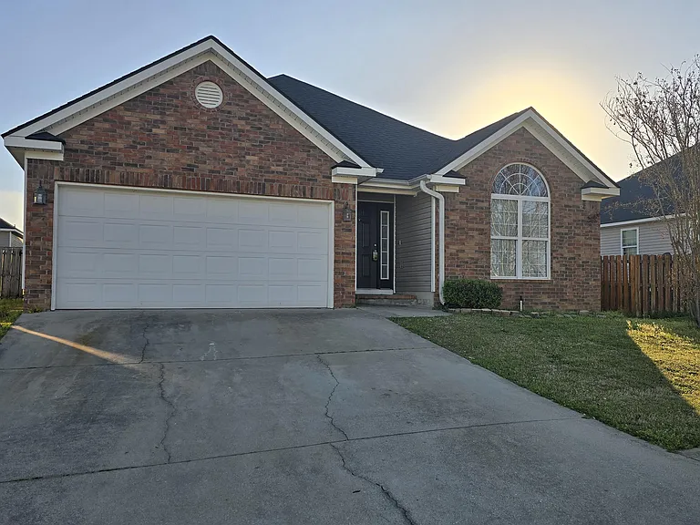 639 Lory Ln — Photo 2