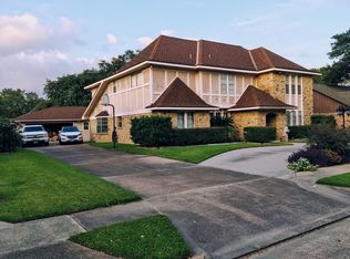 4215 Colombia Dr, Pasadena, TX 77504