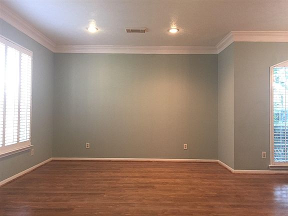 3rd image of 3047 Lake Estate Ct