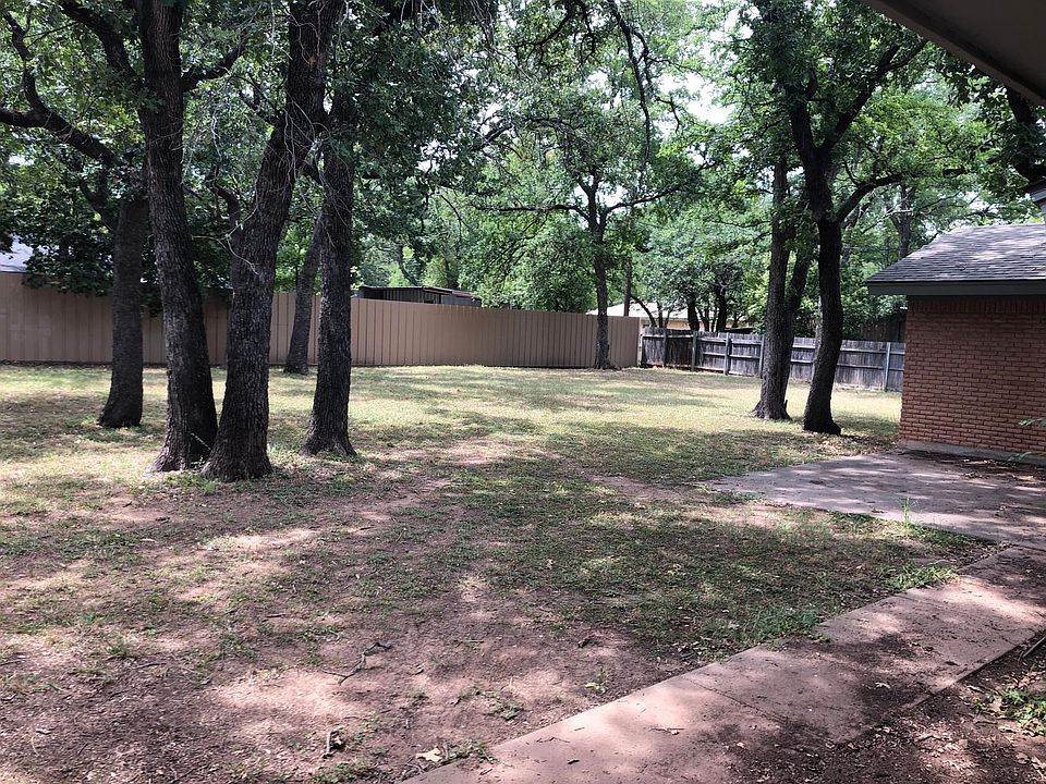 1st image of 601 Mesquite St