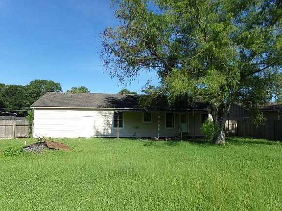 3rd image of 3142 Sherwood Dr