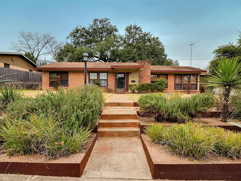 2300 Rebel Rd — Photo 1