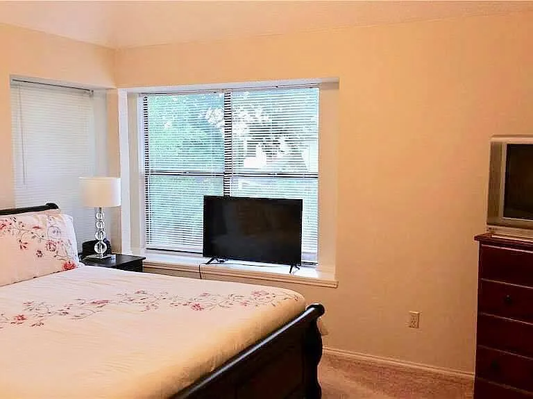 457 Leisure Ln — Photo 8
