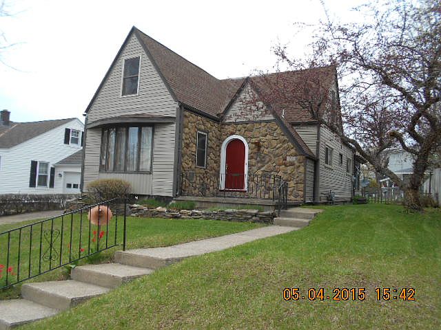 1st image of 711 Oakmont Ave