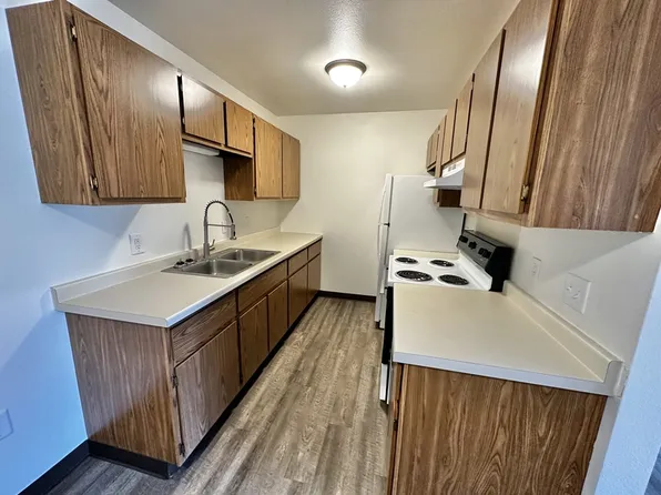 120-130 Memorial Dr, Oconto, WI