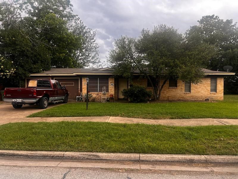 1st image of 7904 Lazy Lane Rd