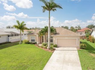 902 SW 21st Ln, Cape Coral, FL 33991