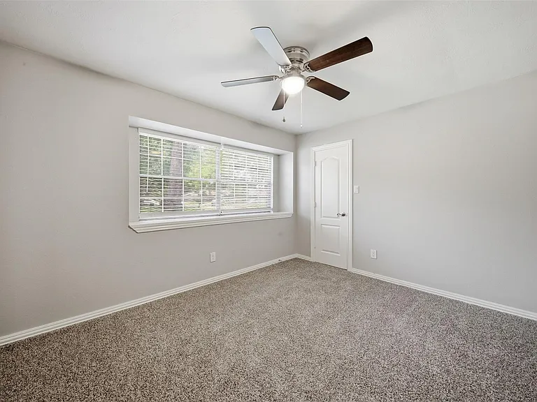 16310 Emberwood Dr — Photo 15