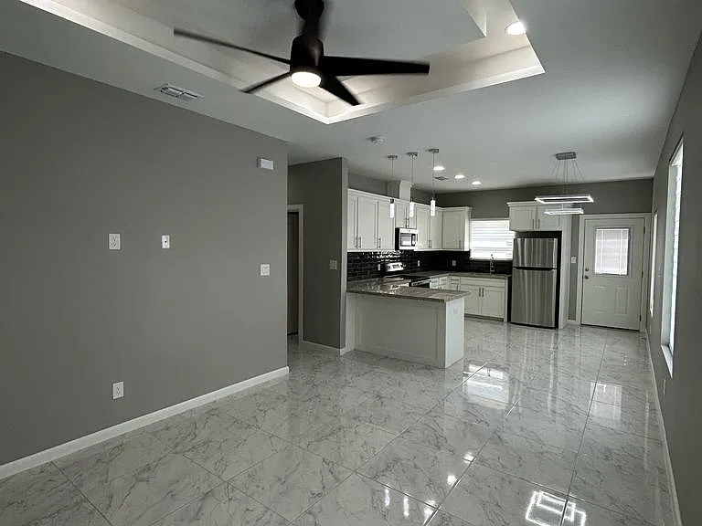 1018 N Abbey Ave #3 — Photo 9