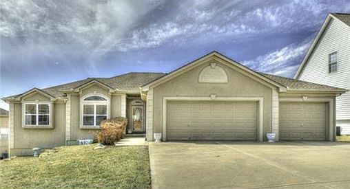 1st image of 3208 S Arrowhead Dr