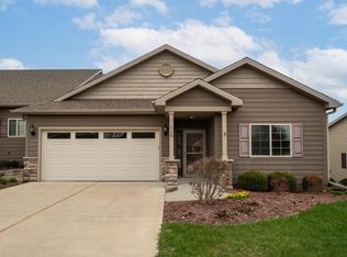 110 Walnut Ridge Dr #18, Union Grove, WI 53182