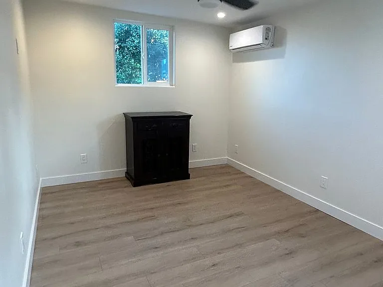1309 E Mission Ave — Photo 4
