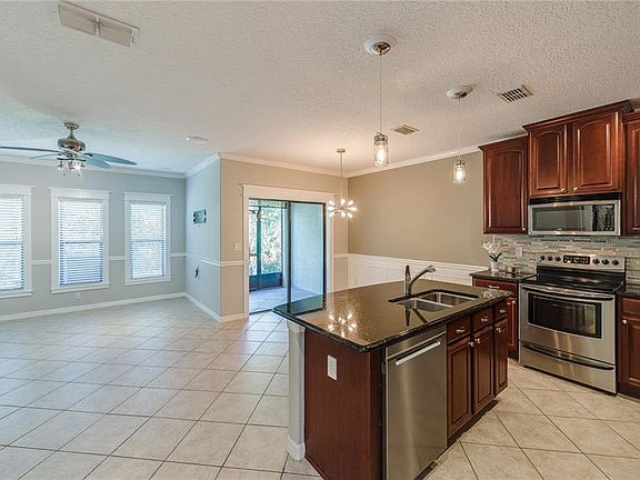 3rd image of 3350 Windsor Lake Cir