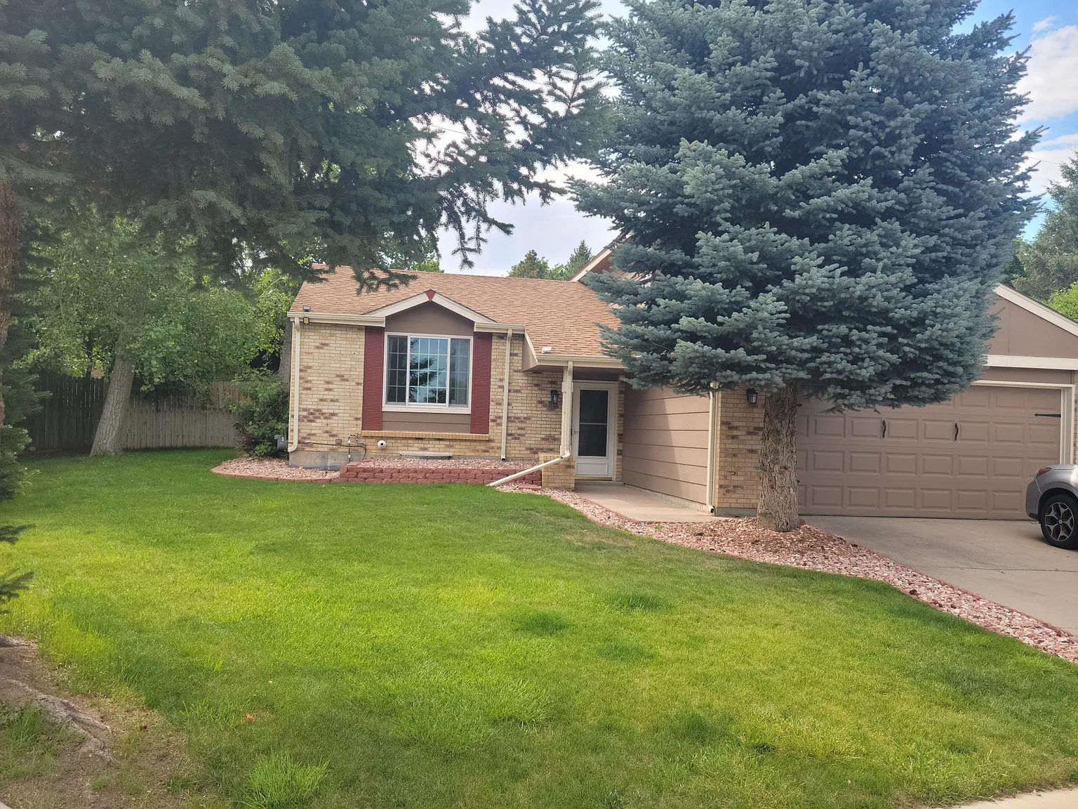 3 bed, 2118 sqft, $3,200 — Photo 2