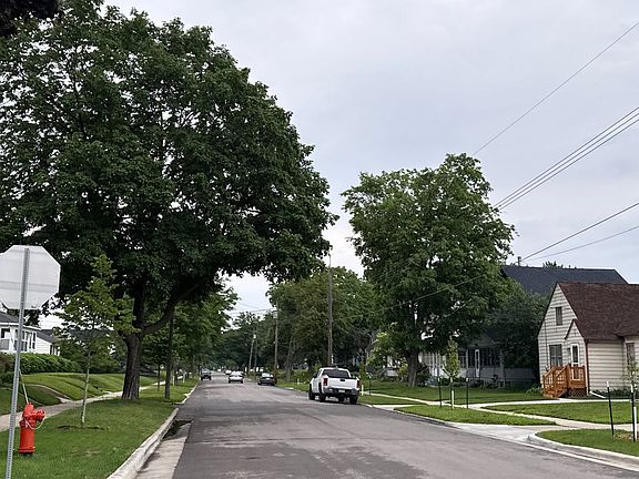 4th image of 817 5th Ave SE