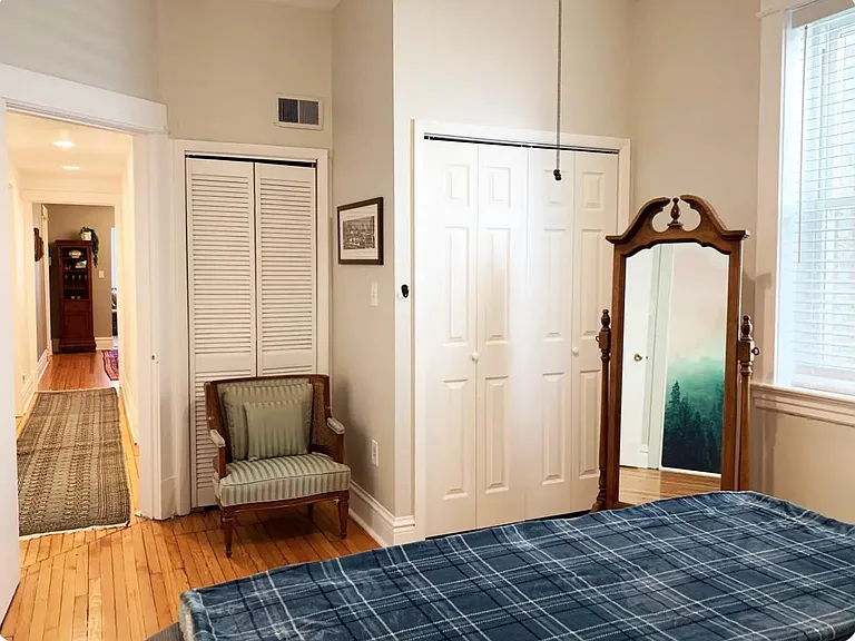 king bedroom 1