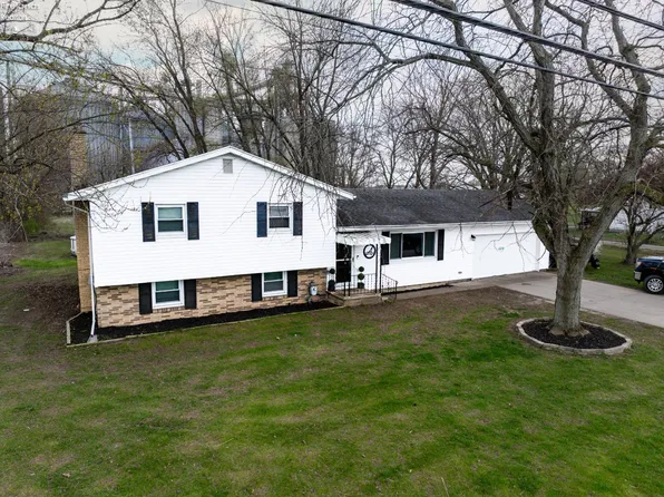 557 E Maple St, Clyde, OH 43410