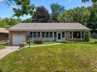 1712 Rosewood Ave SE, Grand Rapids, MI