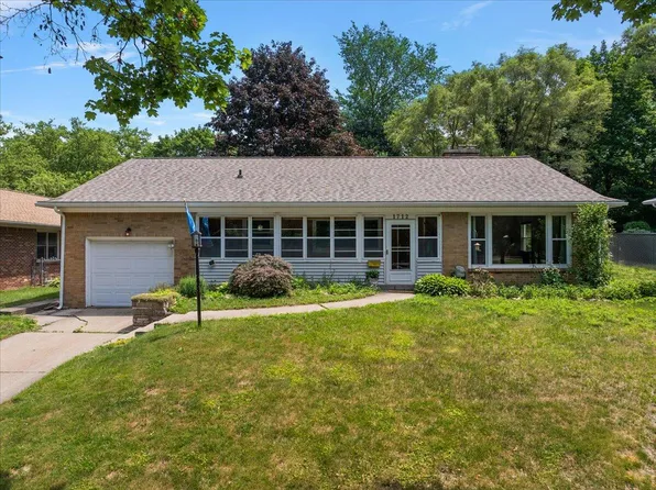 1712 Rosewood Ave SE, Grand Rapids, MI 49506