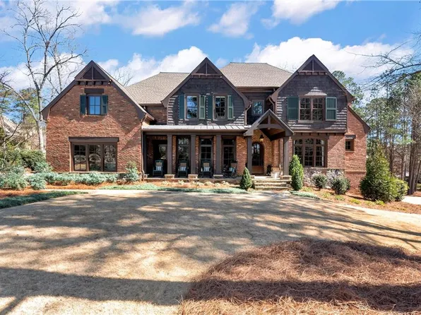902 Little Darby Ln, Suwanee, GA 30024