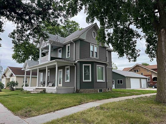 2nd image of 104 E Nebraska St