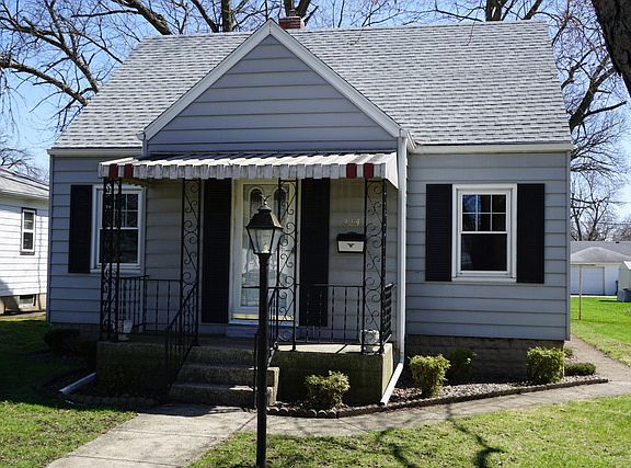 3rd image of 224 N Blaine Ave