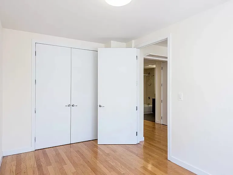 924 Metropolitan Ave #206 — Photo 5
