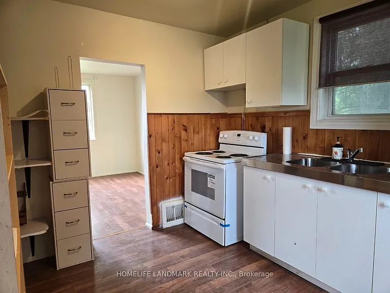 16 Elm Grove Ave — Photo 9
