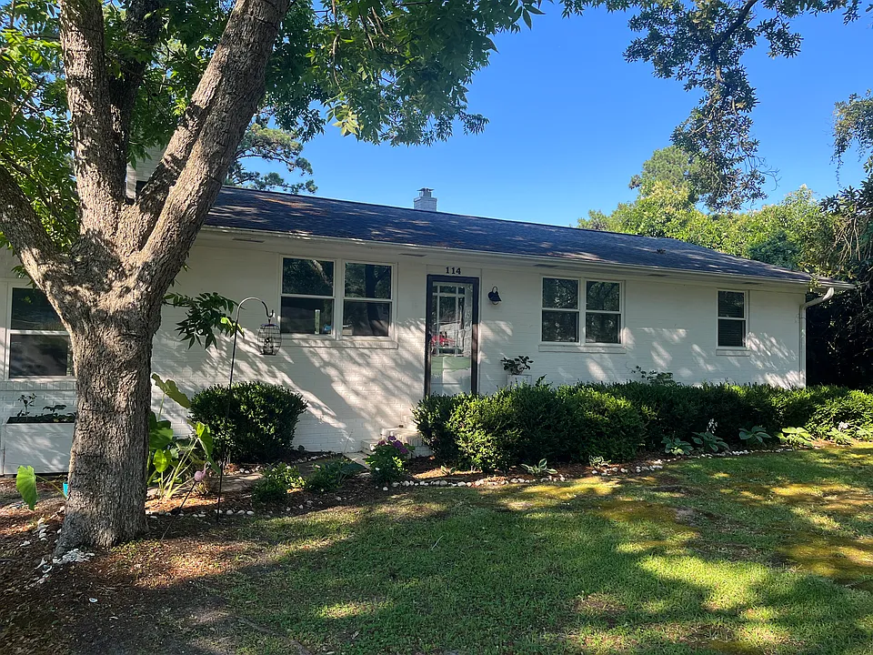 114 Hooker Rd