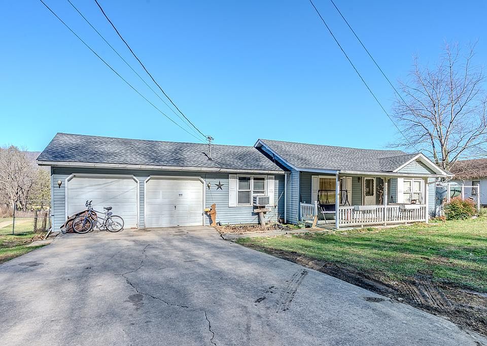 1st image of 385 Aquone Rd