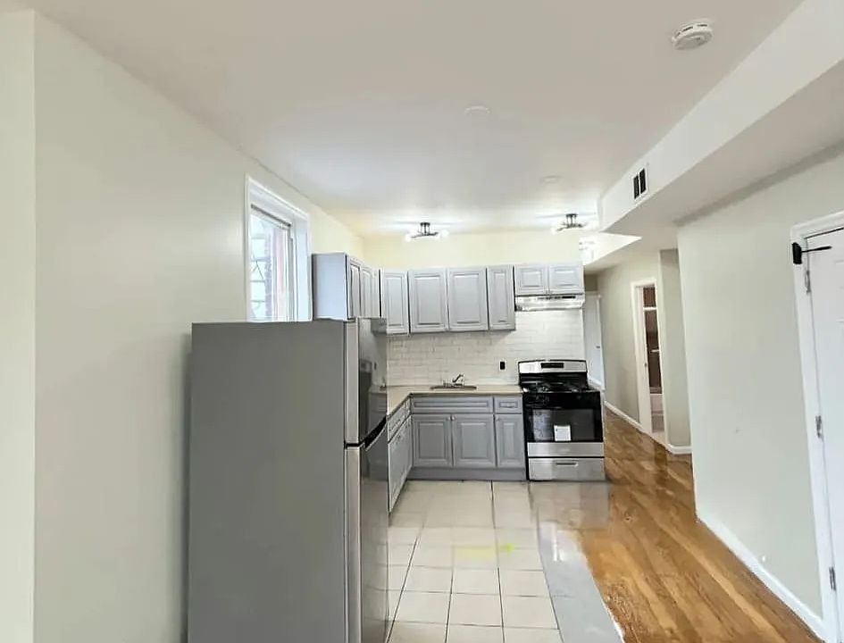 1st image of 146 Inslee Pl APT 1