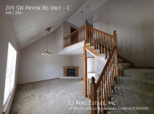 209 SW Pryor Rd Unit C, Lees Summit, MO 64081
