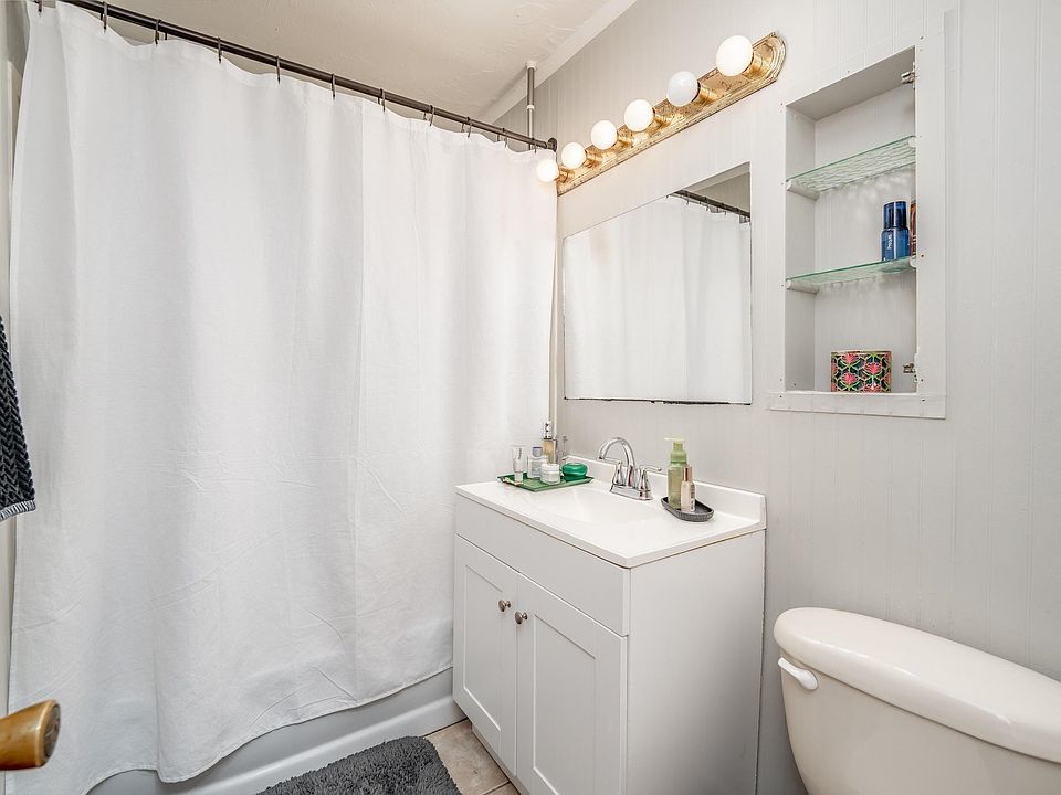 22nd image of 739 N Mount Carmel Ave
